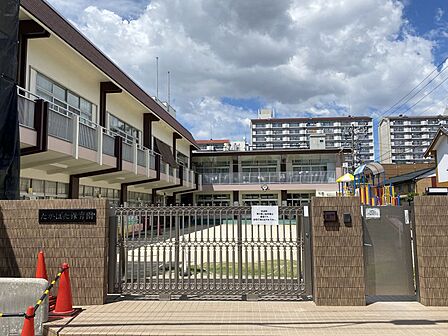 たかばた保育園まで 706m 徒歩約9分● 強い心と優しい心を育む が保育理念。徒歩10分圏内にはいくつかの公園があります。【保育時間】07:15~19:15(延長保育含む)
