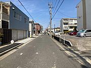 徒歩10分圏内にスーパーやドラッグストアや病院が有り生活しやすい立地です！