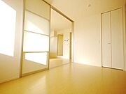 ★寝室とリビングはスライドドアで仕切れます★