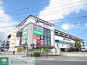 クロスガーデン川崎 徒歩11分。 810m