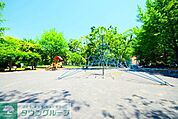 神奈川公園 徒歩11分。公園 820m