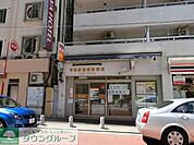 日暮里駅前郵便局 215m