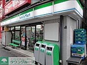 ファミリーマート十条駅前店 707m