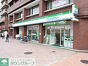ファミリーマート 213m