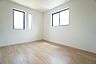 子供部屋：2面採光を確保した明るい室内は、風通しも良く、大変居心地の良い空間となっております。日当たりがよく、子供部屋としての利用もおすすめ。