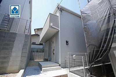 外観:小学校近^^都市ガス^^3LDK。 外観:小学校近^^都市ガス^^3LDK。