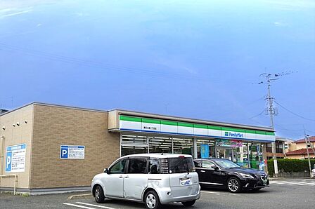 ファミリーマート　春日小倉二丁目