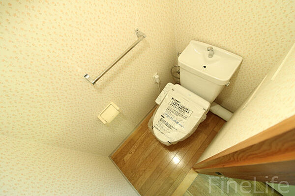 画像11:真っ白おトイレです