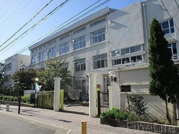 画像29:神戸市立湊川中学校 1140m
