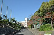 神戸市立横尾中学校 984m