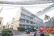神戸市立舞子中学校 719m