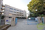 神戸市立垂水中学校 824m