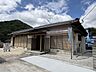 駐車場：重厚感のある平家建です　エコキュート新調しました