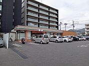 セブンイレブン甲府武田店255m