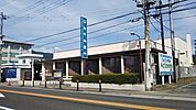 山梨中央銀行湯村支店554m