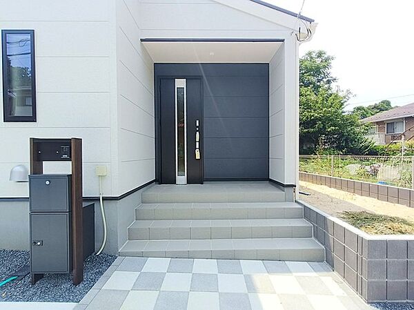 玄関を拡大表示