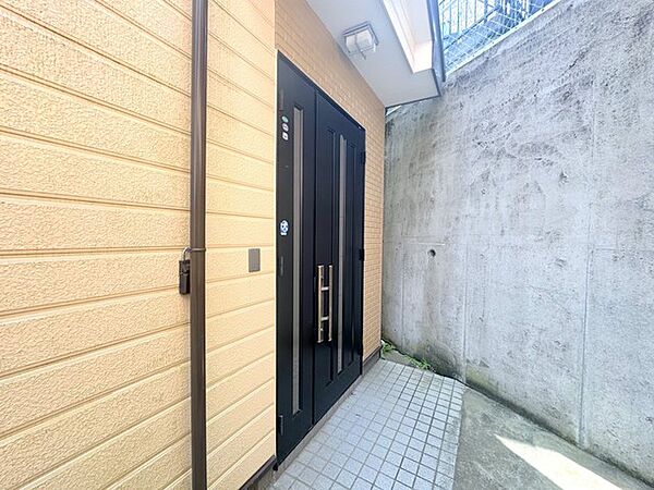 玄関を拡大表示