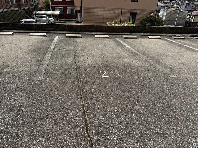 20 / 23