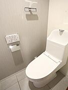 毎日使う場所だからこそ、使い勝手を考慮しました。白を基調に、飽きのこない空間は質感豊かな仕上がりとなっております。