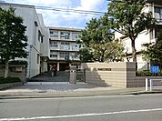 北綱島小学校 620m
