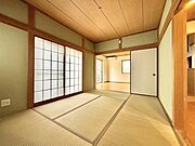 続き間の和室は小さなお子様の遊びスペースとしても、老後の生活にも重宝します。