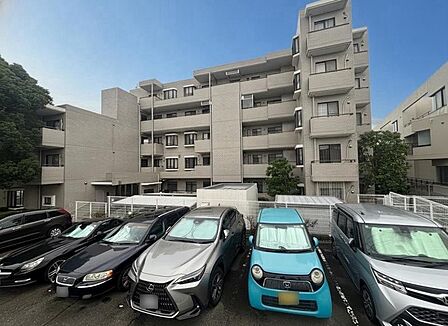 「横浜」駅徒歩15分 生活に便利な設備・仕様を揃えた快適住宅です。