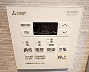 雨天時も洗濯物を干すことができます。さらに冬場は脱衣所や浴室の暖房代わりとなり、ヒートショックなどの抑制が期待できます。
