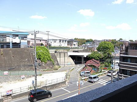 開放感のある眺望。季節による景色の変化を 日常の生活と共に感じてください。