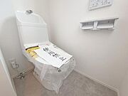 トイレ2か所　「慌ただしい朝、パパがなかなかトイレから出てこない…」。そんなストレスも、トイレが二つあれば解消。スムーズに朝の身支度を行えます。