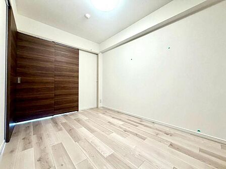 シンプルで温かみのあるデザインで、ゆったりと過ごせます。