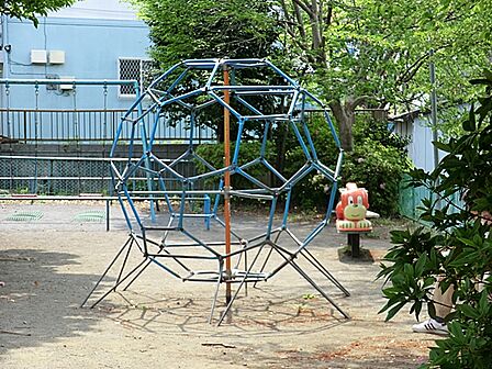 羽沢長谷第三公園 520m