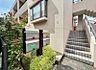 その他：郵便受け。街に溶けこみ美しい景観を生み出すこの邸宅は採光や風通しまで考え抜いて造りあげました。