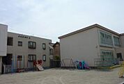 日本文教幼稚園 826m
