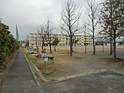 浜松市立与進北小学校 2057m