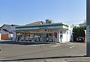 ファミリーマート子安店 960m