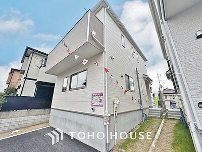 外観：「〜2階建て3LDK＋ワークスペース〜」生活を彩る設備、豊富な収納、楽々の家事動線が揃う邸宅。快適な住まいで《ワンランク上》の生活が送れます。