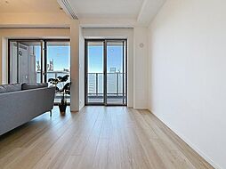 「明るい居室」温もりある自然光を感じていただける居室です。飽きのこないナチュラルなデザインの空間は、色褪せることのない心地良さを作ります。