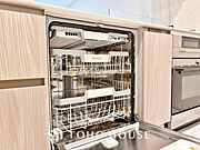 通常の手洗いでは使用出来ないほど高温のお湯や高圧水流を使うことにより汚れを効果的に落とすことができる。殺菌効果が非常に高く哺乳瓶などを使う家庭で需要が高く大変便利。