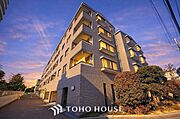 「西船橋パーク・ホームズ」2階南西向きで陽当たりに恵まれた室内は、2026年1月に新規内装リノベーション済み。新生活にぴったりな住戸です。