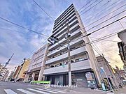 「外観」帰宅途中にショッピングやカフェを楽しんだり、利便性の良いこの地の生活は人々を魅了します。心行くままに季節の流れを感じ、ゆったりとした一時を。