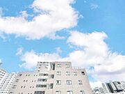 「眺望」穏やかな街並みを一望しながら、爽やかな風と柔らかく降り注ぐ陽光を感じて頂けます。