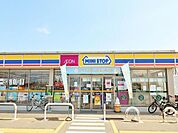徒歩9分。ミニストップ市川東高校前店 720m