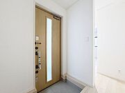 「玄関」家の中でお客様を迎える最初の場所である玄関。豊富な玄関収納で、常に綺麗に保つことが出来ます。