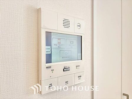 当マンションエントランスには、防犯対策の「オートロック」を採用。マンション住人以外の侵入を防ぐために設置しました。お子様がいらっしゃるご家庭にも安心の設備です。