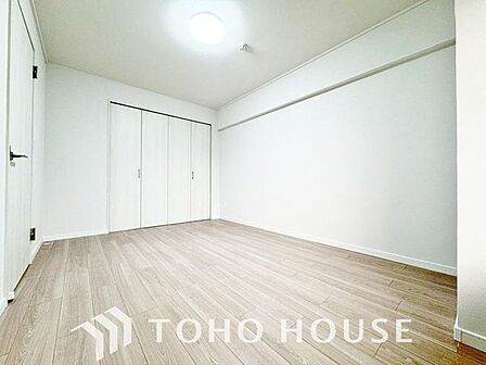 「居室」お子様の成長に合わせて机やベットを自由にレイアウトできるようにと、小さな自立心を育むお部屋作りを見越してご覧下さい。