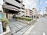 エントランス：「マンション玄関」
