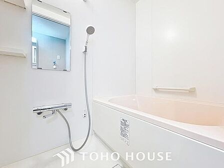 「一日の疲れをリフレッシュ。快適バスルーム。」癒しの空間バスルームです。天気に左右されずに洗濯物を乾かせる、浴室乾燥機・オートバス機能付きです。