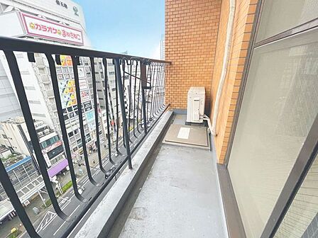 「バルコニー」大きな空に囲まれた気持ちのいい住まい。バルコニーを覗くだけで圧倒的な開放感に包まれます。