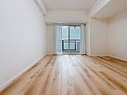 「明るい居室」温もりある自然光を感じていただける居室です。飽きのこないナチュラルなデザインの空間は、色褪せることのない心地良さを作ります。