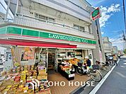 徒歩11分。ローソンストア100　葛飾東金町店 810m